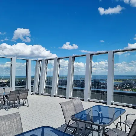 Jbhotels Comfort Hanza Tower Apartament 4*