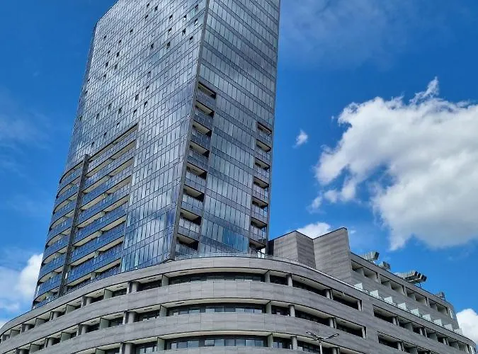 アパート Jbhotels Comfort Hanza Tower 4*